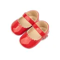 Chaussures Mary Jane bébé en cuir verni rouge avec bordure en dentelle ondulée - 11cm / Rouge