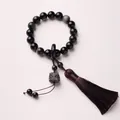 Natuurlijke obsidiaan armband met zilverglanzende kralen, pixiu snijwerk en bruine zijden kwast - Leeuwendans Kwastje Stijl / 12mm Pareldiameter / Zwart