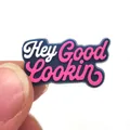 Marineblauer PVC-Schuhclip mit rosa 'Hey Good Lookin'-Text für Clogs-Dekor - Hey Good Lookin'