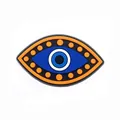 Detail van PVC Evil Eye schoenbedeltje met blauwe iris en oranje rand voor klompen - Oranje Frame Gelaagde Boze Oog (24)