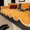 Cuscino divano in peluche giallo zenzero con elegante bordo ondulato in finta pelliccia - Arancione / 70x70cm