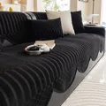 Copridivano in ciniglia nera con trama a nido d'ape e bordi ondulati decorativi - 70*70cm / Nero