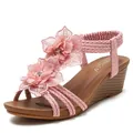 Pink wedge sandals with floral lace and pearls in bohemian retro style for women - EU 36 / Pink