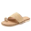 Flache Boho-Sandalen mit gewebtem Design, Zehenschlaufe, Gold-Schnalle und Korksohle - Gold