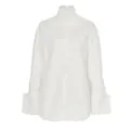 Elegante camicetta bianca a maniche lunghe con colletto a pieghe e polsini larghi - S / Bianco