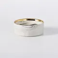 Bol pour chat en céramique à motif marbre avec bord doré sur fond blanc minimaliste - Bol Gris Marbré - Bordure Dorée