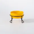 Minimalistisches erhöhtes gelbes Keramik-Katzennapf-Set mit robustem schwarzem Metallgestell - Gerade Schale mit Eisenständer / L / Gelb