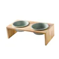 Moderner doppelter erhöhter Keramik-Napf mit Eichenholzständer in Morandi-Grün - 14cm / Matte Hellgrüne Schalen Mit Dickem Rand Und Eichenständer
