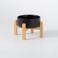 Verhoogde zwarte keramische voerbak met stabiele standaard van bamboe voor huisdieren - Elevated Single Wood Stand / Mat zwart / Diameter 11cm