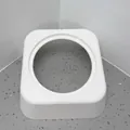 Weißer quadratischer Acryl-Napfständer für Haustiere mit runder Aussparung für Erhöhung - Kleiner Kunststoffständer / Gebrochenes Weiß