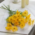 Ramo de margaritas amarillas artificiales con hojas verdes para decoración de casa - Amarillo