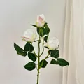 Künstliche Rosen im europäischen Stil mit 3 Blütenköpfen in Vintage-Weiß und Rosa - Herbstweiß