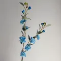 Künstlicher Wildkamelienzweig in Tiefblau mit realistischen Seidenblättern und Knospen - Blau