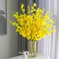 Künstlicher gelber Orchideenstrauß in einer Goldmetall-Glasvase für die Deko - 10 Kleine Tanzende Orchideen + Laternenvase