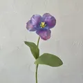 Künstliche Brownie-Tulpe in violettblauem Farbverlauf mit glänzenden Blütenblättern - Lila