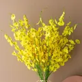 Vibrante gelbe künstliche Oncidium Orchideen Anordnung in einer goldenen Metalldrahtvase - 10 Lange Tanzende Orchideen