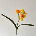 Künstliche Narzisse mit gelben Blüten und orangem Herz für die Heimdekoration - Gelb