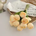 Künstlicher 9-köpfiger tulpenstrauß in creme-orange mit gebundenen stielen - Milchgelb