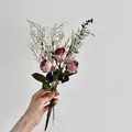 Kunstboeket met roze rozen en madeliefjes voor woondecoratie en fotoprop - Herfstrood
