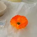Cabeza de amapola artificial naranja vibrante con núcleo verde para accesorios de pelo - Cabeza de Amapola / Naranja