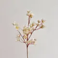 Rama de cerezo artificial rosa crema con pétalos realistas y tallo marrón natural - Blanco
