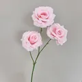 Driekoppige kunstmatige diamantroos in lichtroze voor bruiloftsdecor en bloemstukken - Lichtroze