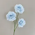 Elegante kunstmatige diamanten roos met 3 koppen in lichtblauw voor bruiloftsdecor - Lichtblauw