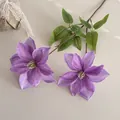 Clematide viola stampata in 3D con due fiori realistici e fogliame verde naturale - Viola Chiaro