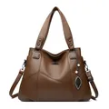 Dunkelbraune Shopper-Tasche aus strukturiertem Leder mit Griffen und Blattanhänger - Braun