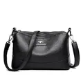 Sac seau bandoulière noir en cuir d'agneau avec triple zip et grain lychee - Noir