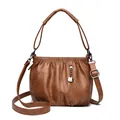 Bolso tipo cubo de cuero suave marrón para mujer con asas y correa ajustable - Amarillo