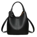 Sac seau en cuir grainé noir avec poignée supérieure et charmant pendentif ours - Noir