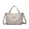 Bolso de mano de cuero gris claro con textura de grano y correa ajustable - Gris claro