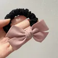 Roze fluwelen haarelastiekje met strik voor elegante kapsels voor vrouwen - Roze