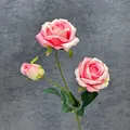 Stelo di rosa rosa artificiale con due fiori aperti e un bocciolo per decorazioni - Rosa scuro