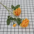 Künstliche 3-köpfige orangefarbene Pfingstrose mit zwei Blüten und Knospe auf Karo-Stoff - Orange