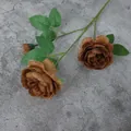 Ramo di ranuncolo artificiale marrone vintage con due fiori e un bocciolo di rosa - caffè