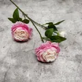 Spray di ranuncolo artificiale rosa con petali stratificati e foglie verdi realistiche - Rosa Acceso