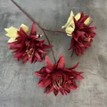 Dahlia artificiel à trois têtes en rouge bordeaux pour décoration - Rouge