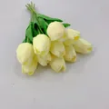 Ramo de diez tulipanes artificiales de PU crema con textura realista para decoración - Amarillo tierno