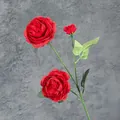 Peonia artificiale rosso acceso con due fiori sbocciati e un piccolo bocciolo - Rosso Brillante