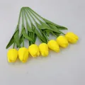 Set de 7 tulipanes realistas de PU en amarillo limón con tallos y hojas verdes - Amarillo