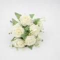 Künstlicher cremefarbener Rosenstrauß mit grünen Blättern für Hochzeit und Heimdeko - Weiß