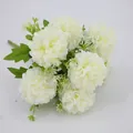 Bouquet di ortensie bianche artificiali con sette teste di fiori e foglie verdi - Bianco
