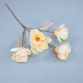 Künstlicher Magnolienzweig mit 4 gelb-orangen Seidenblüten und grauen Blättern für Deko - Champagner