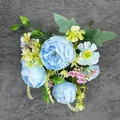 Bouquet di peonie artificiali azzurre con bacche rosa e foglie verdi decorative - Blu