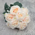 Bouquet di 10 rose artificiali color champagne con petali arricciati e foglie verdi - Rosa Champagne