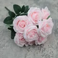 Mazzo artificiale di dieci rose di seta rosa chiaro con foglie verdi dettagliate - Rosa