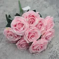 Bouquet realistico di 10 rose finte rosa con foglie verdi e un piccolo cartellino - Rosa Intenso
