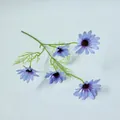 Künstlicher blauer Gänseblümchenzweig mit fünf naturgetreuen Blütenköpfen - Violettblau